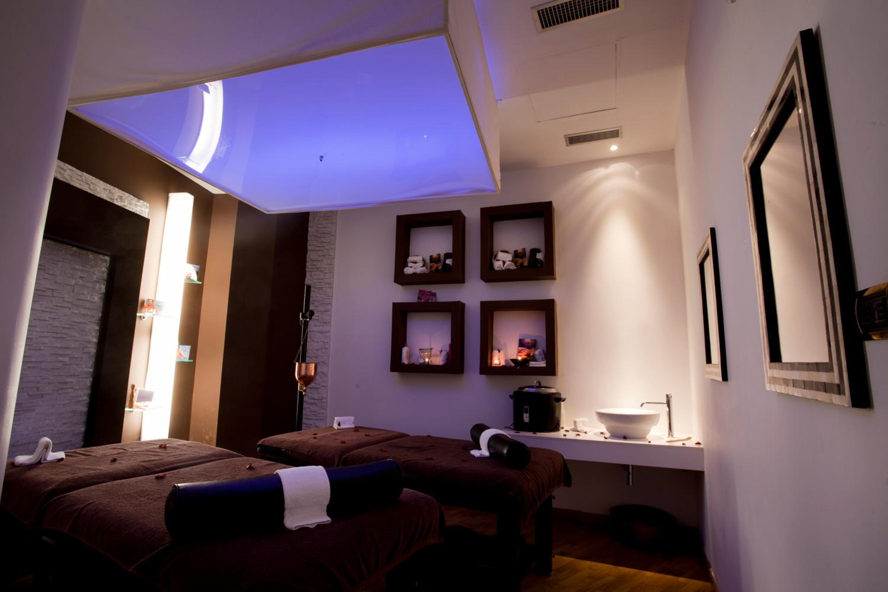 sunshine club hotel and beauty