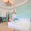 Arya Eightball Records Hotel,,3 star