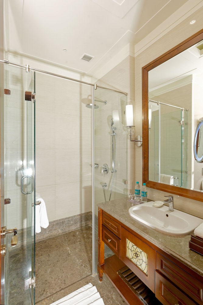 sheraton grand palace indore