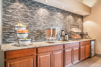 greenstay inn and suites courtview