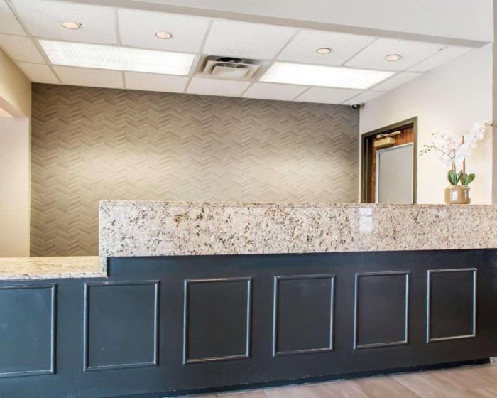 greenstay inn and suites courtview