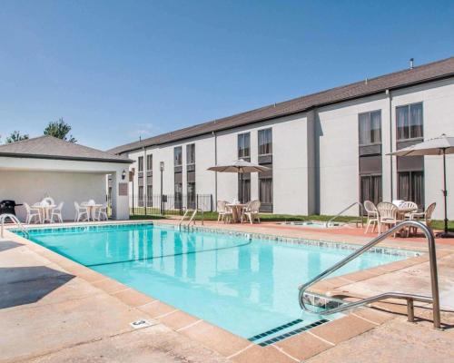 greenstay inn and suites courtview