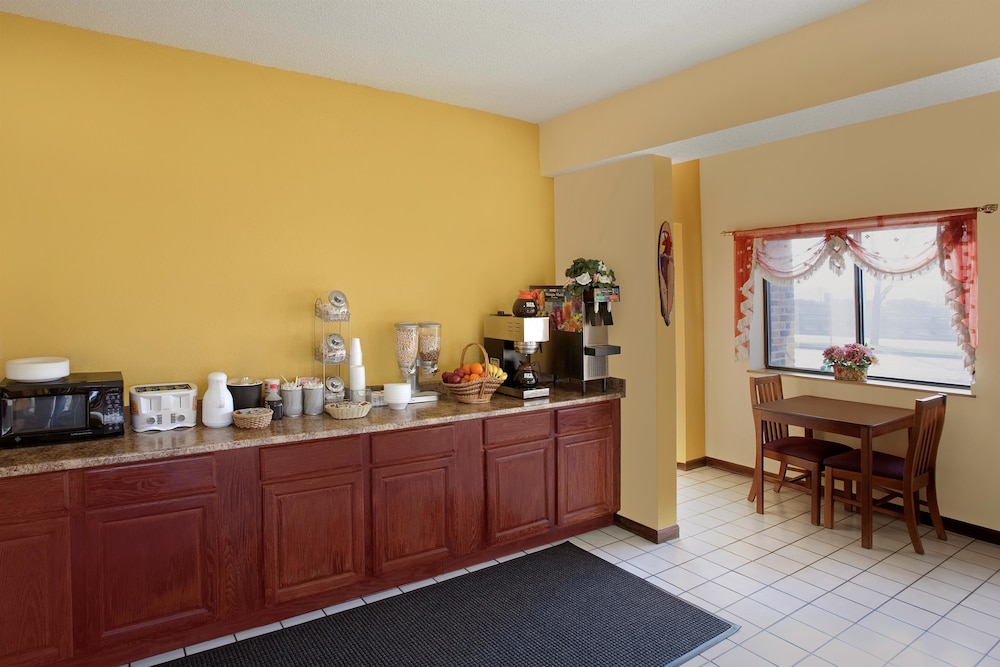 americas best value inn livonia detroit