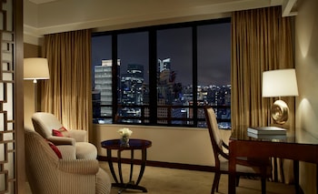 the portman ritz carlton shanghai