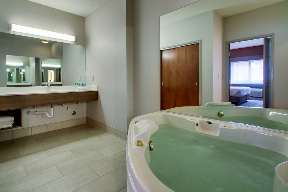 holiday inn express milwaukee north brown deer mequon by ihg