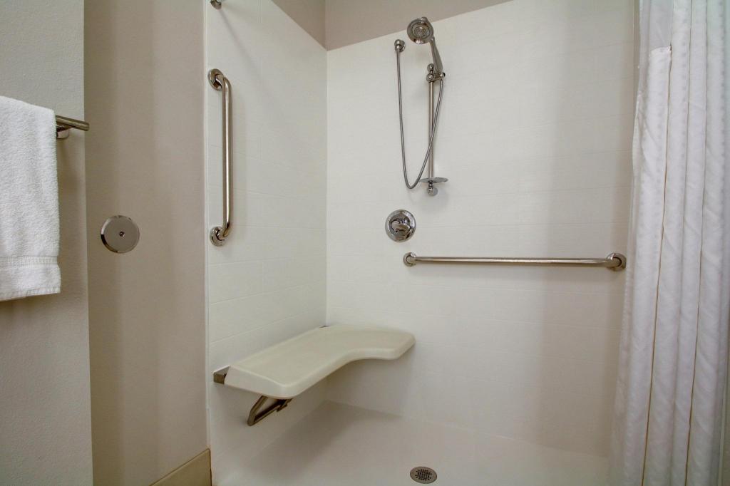holiday inn express milwaukee north brown deer mequon by ihg