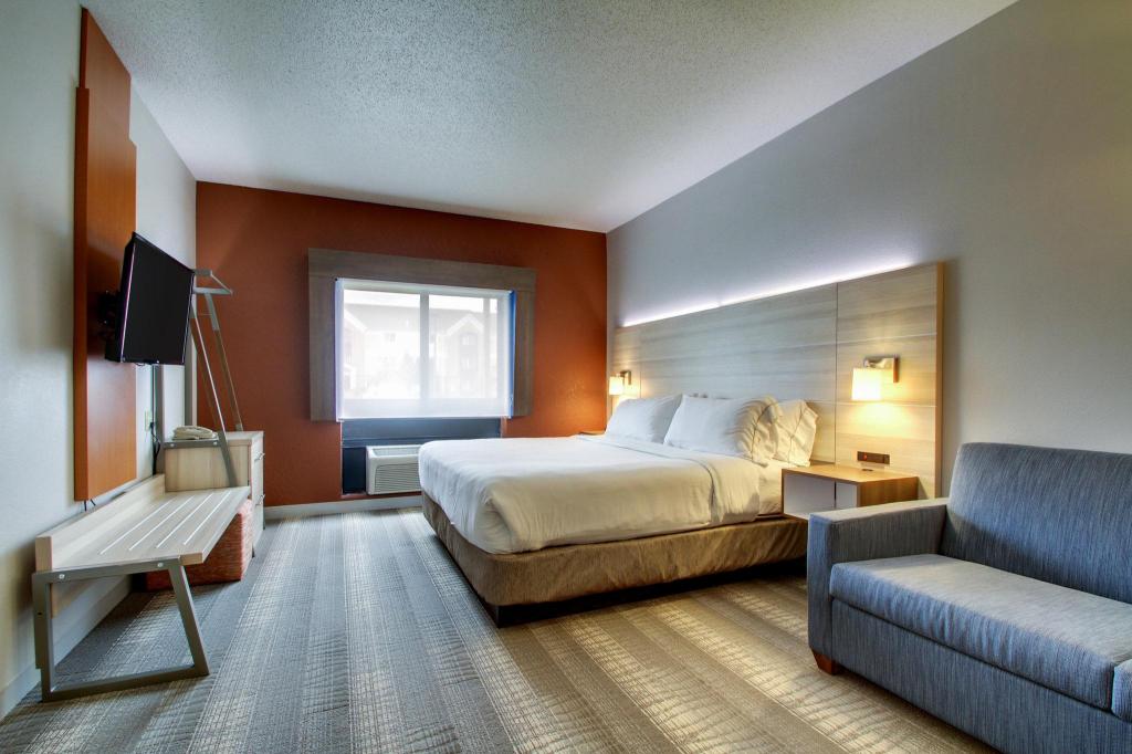 holiday inn express milwaukee north brown deer mequon by ihg