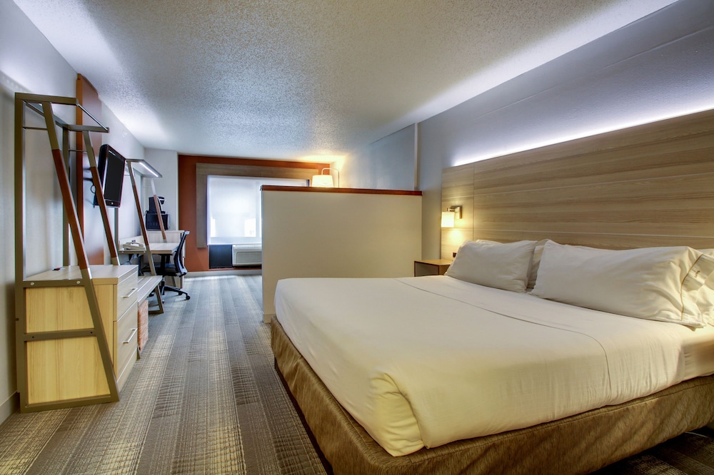 holiday inn express milwaukee north brown deer mequon by ihg