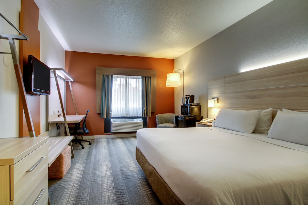 holiday inn express milwaukee north brown deer mequon by ihg