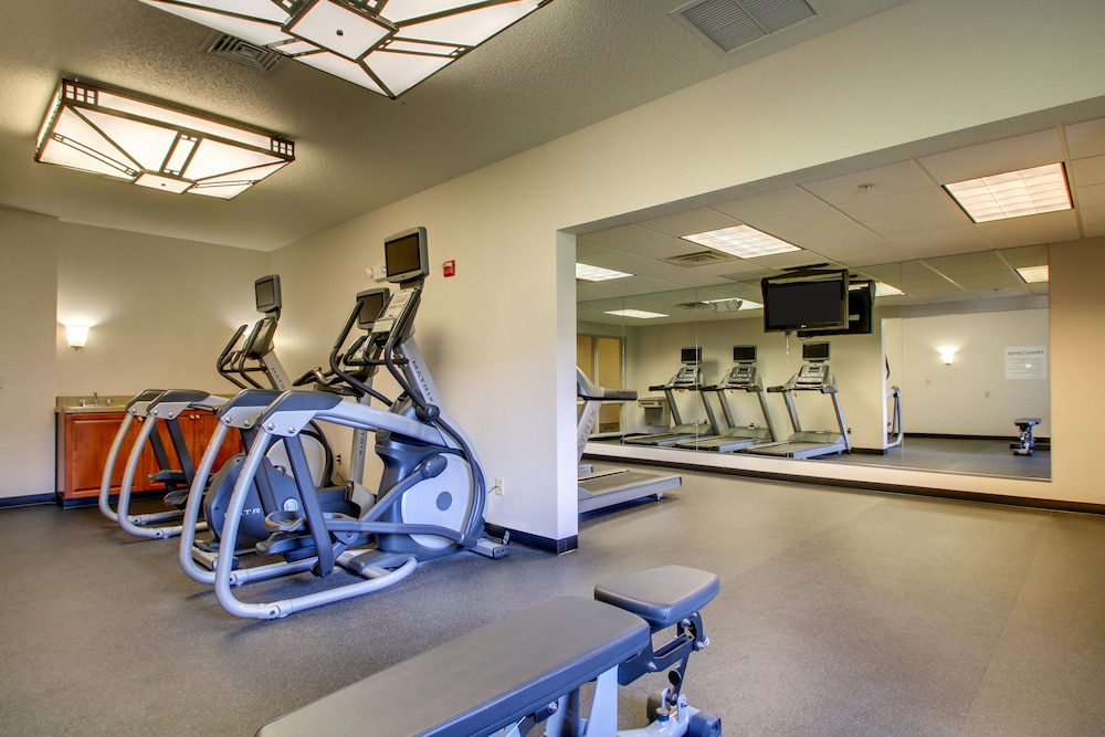 holiday inn express milwaukee north brown deer mequon by ihg