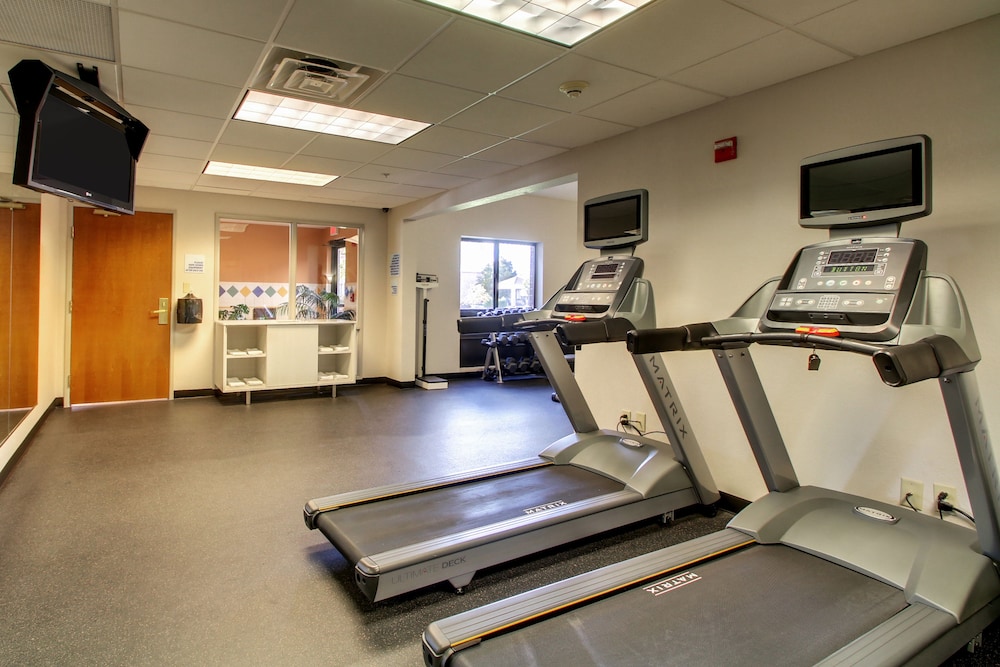 holiday inn express milwaukee north brown deer mequon by ihg