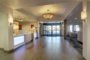 holiday inn express milwaukee north brown deer mequon by ihg