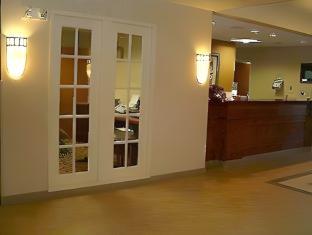 holiday inn express milwaukee north brown deer mequon by ihg