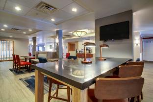 holiday inn express milwaukee north brown deer mequon by ihg