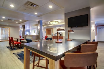 holiday inn express milwaukee north brown deer mequon by ihg