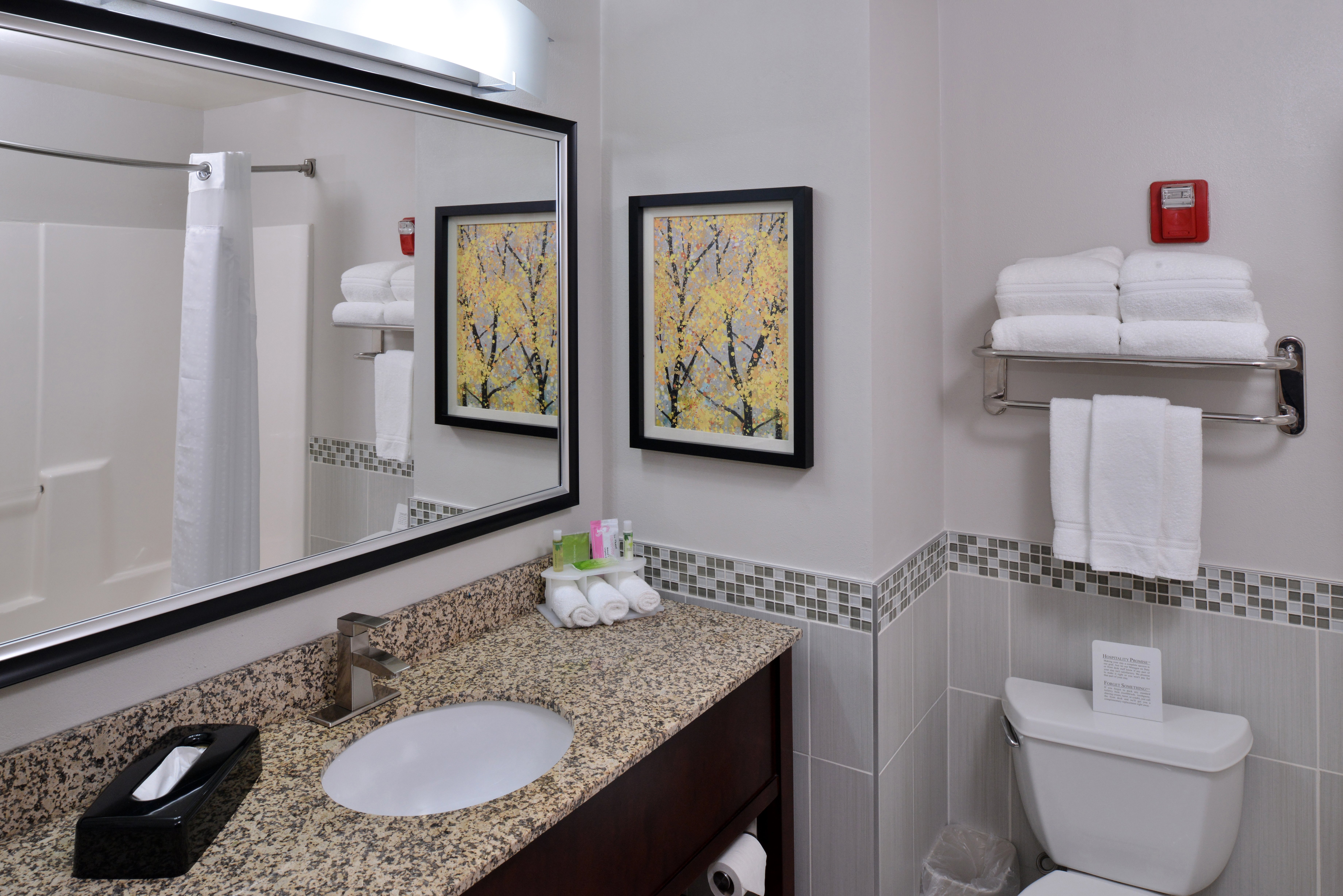 holiday inn express and suites new berlin by ihg
