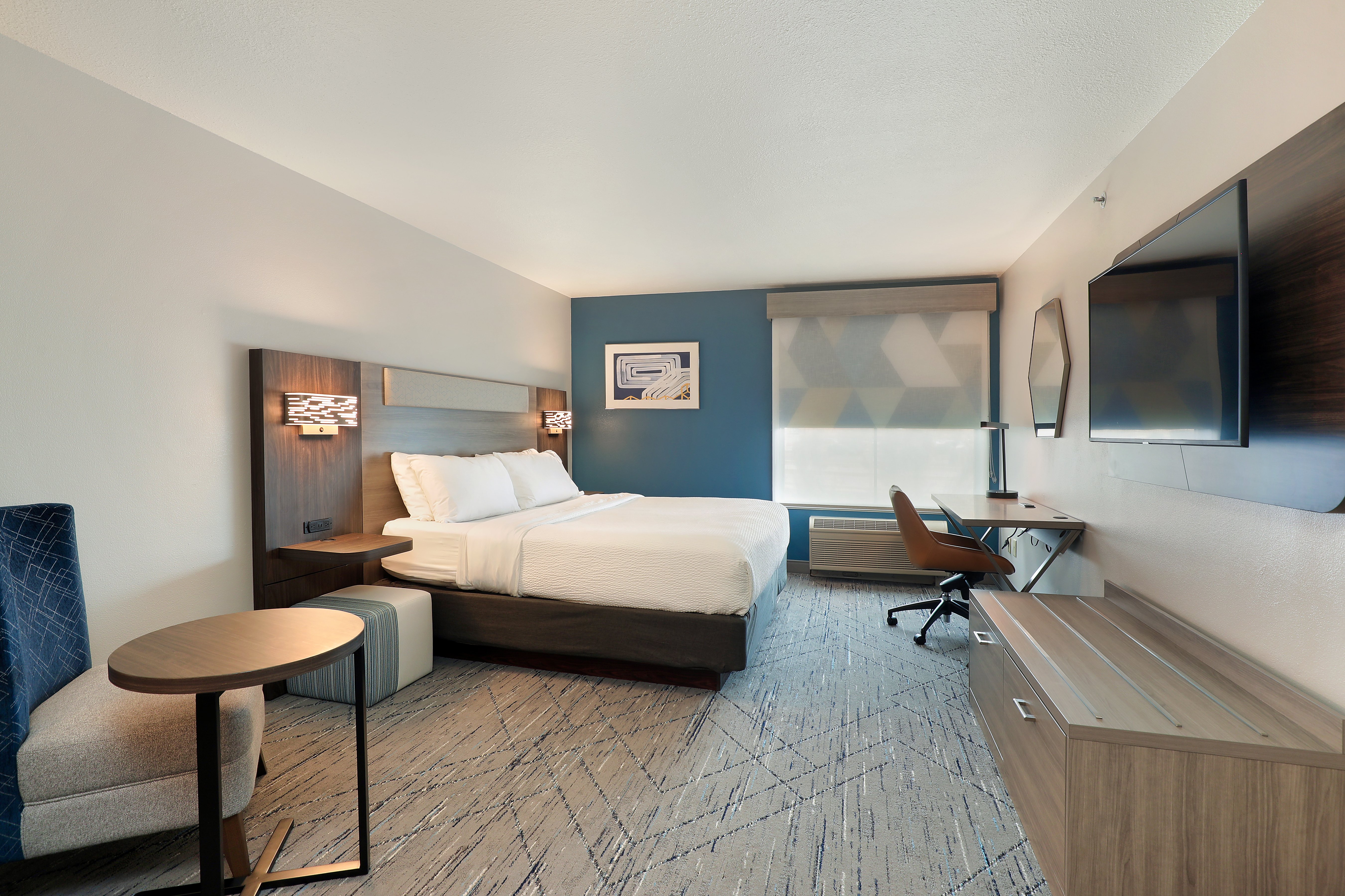 holiday inn express and suites new berlin by ihg