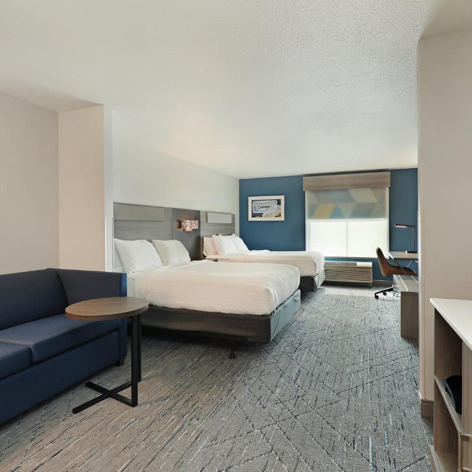 holiday inn express and suites new berlin by ihg