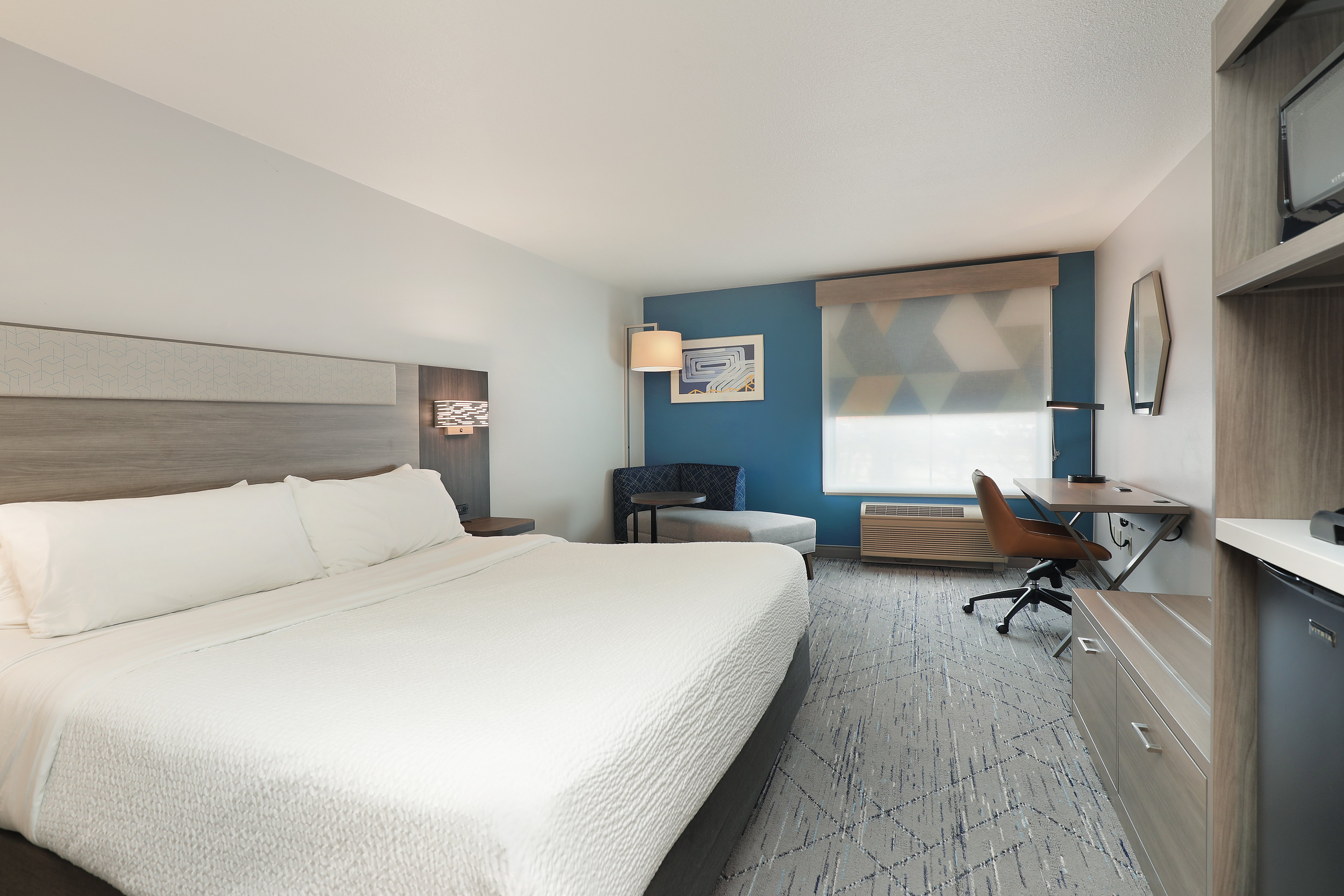 holiday inn express and suites new berlin by ihg