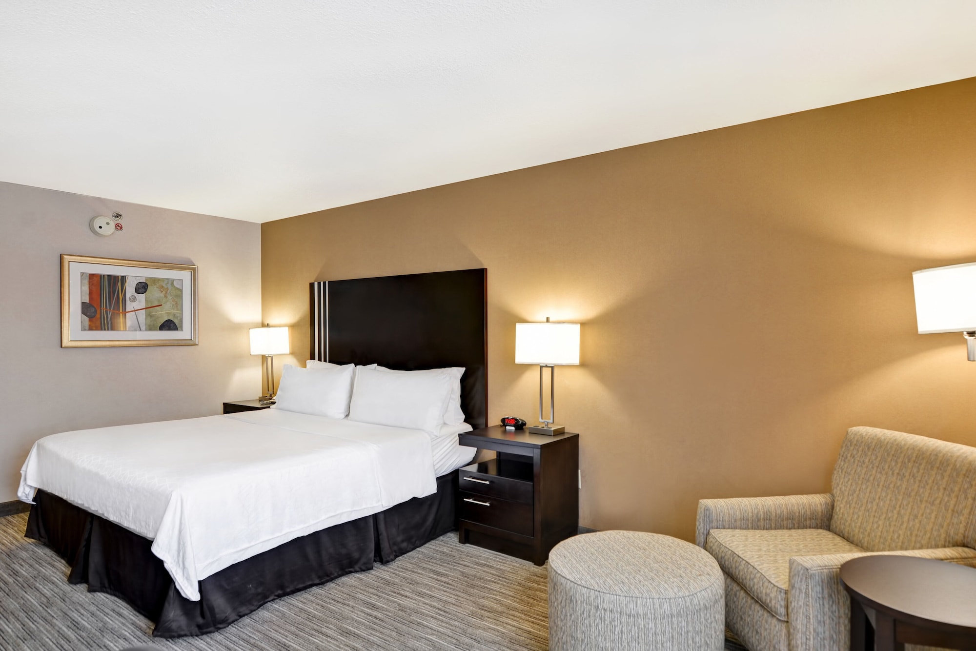 holiday inn express and suites new berlin by ihg