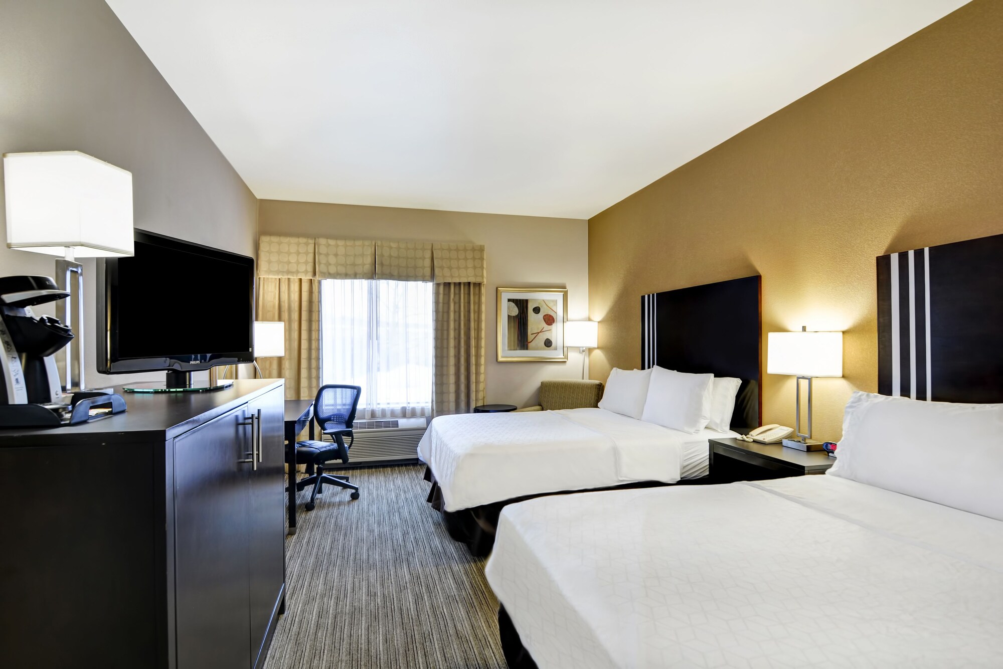 holiday inn express and suites new berlin by ihg