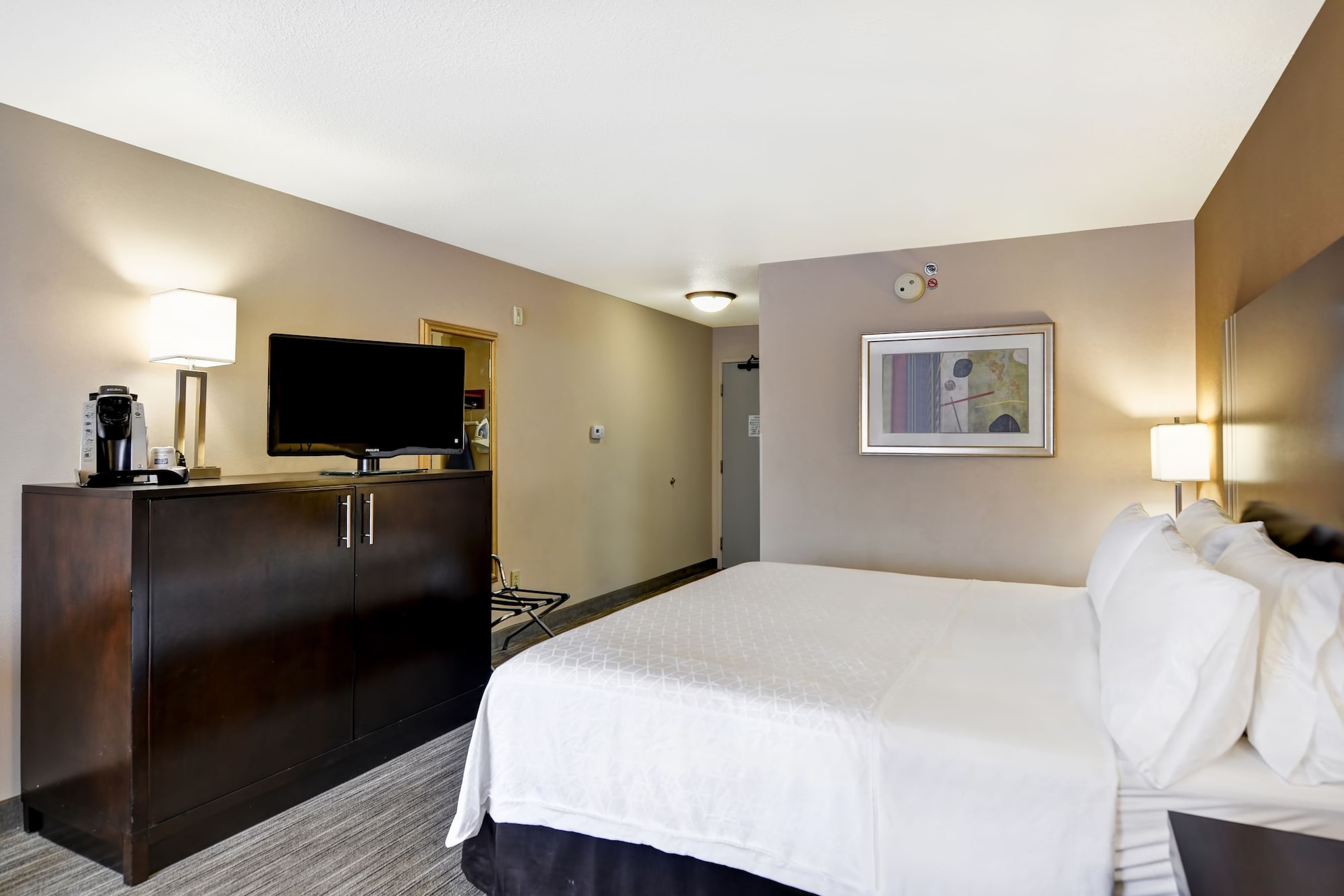 holiday inn express and suites new berlin by ihg