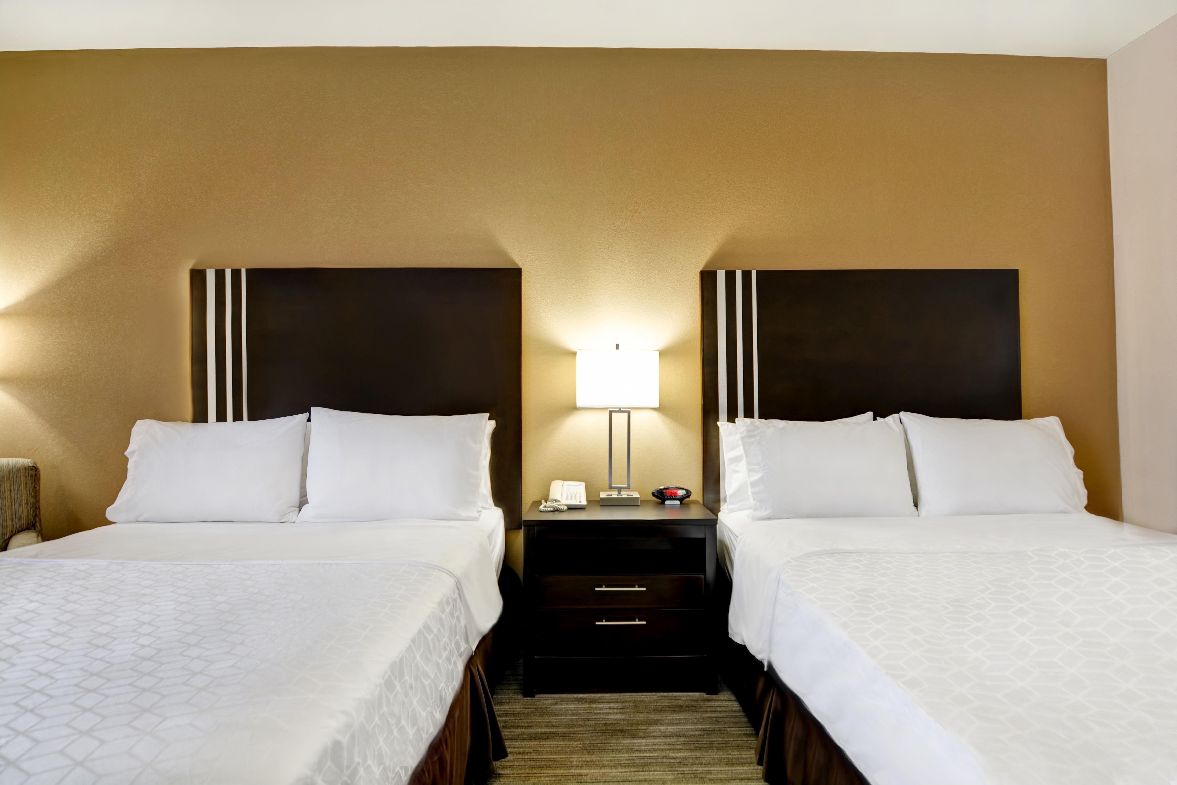 holiday inn express and suites new berlin by ihg