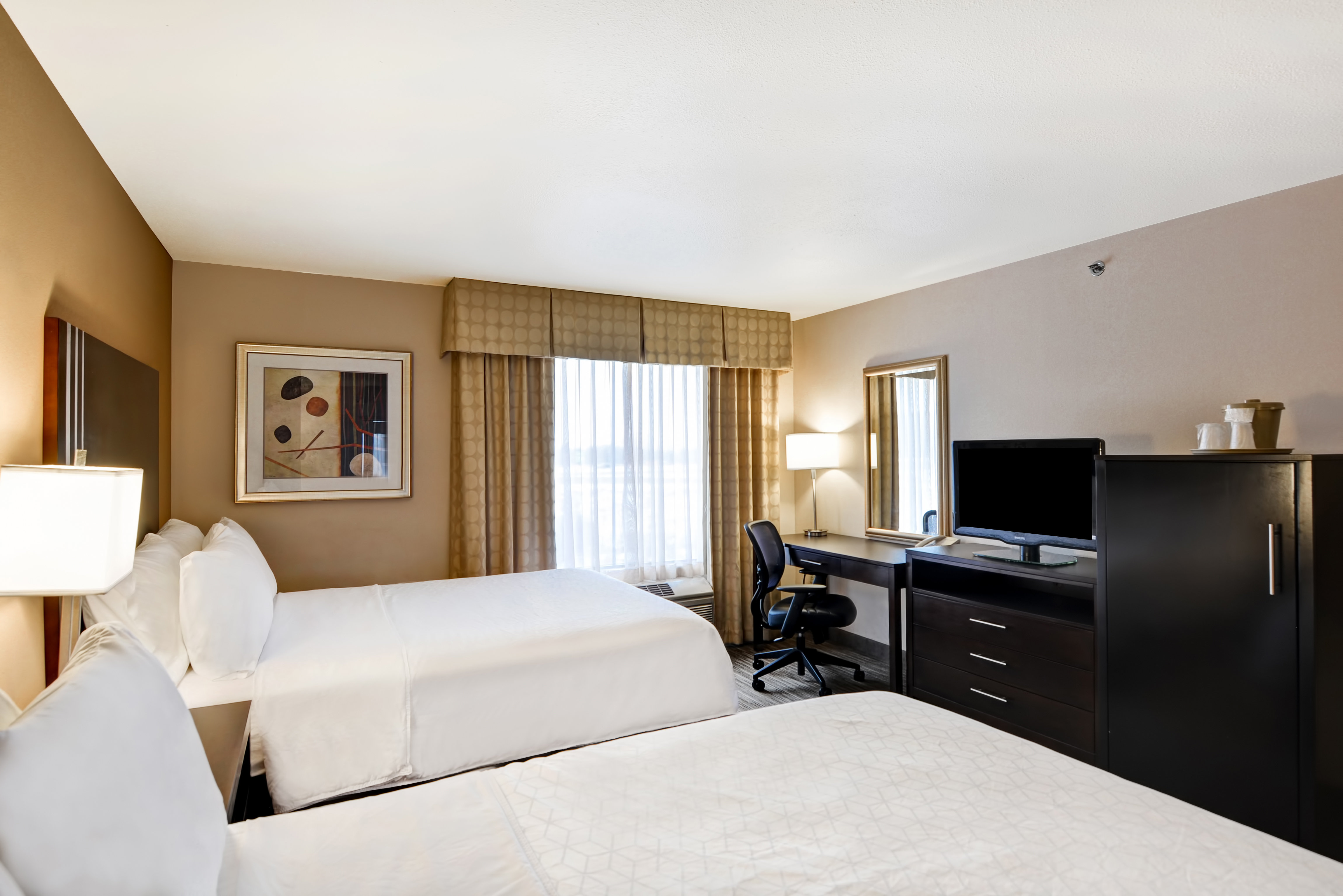 holiday inn express and suites new berlin by ihg