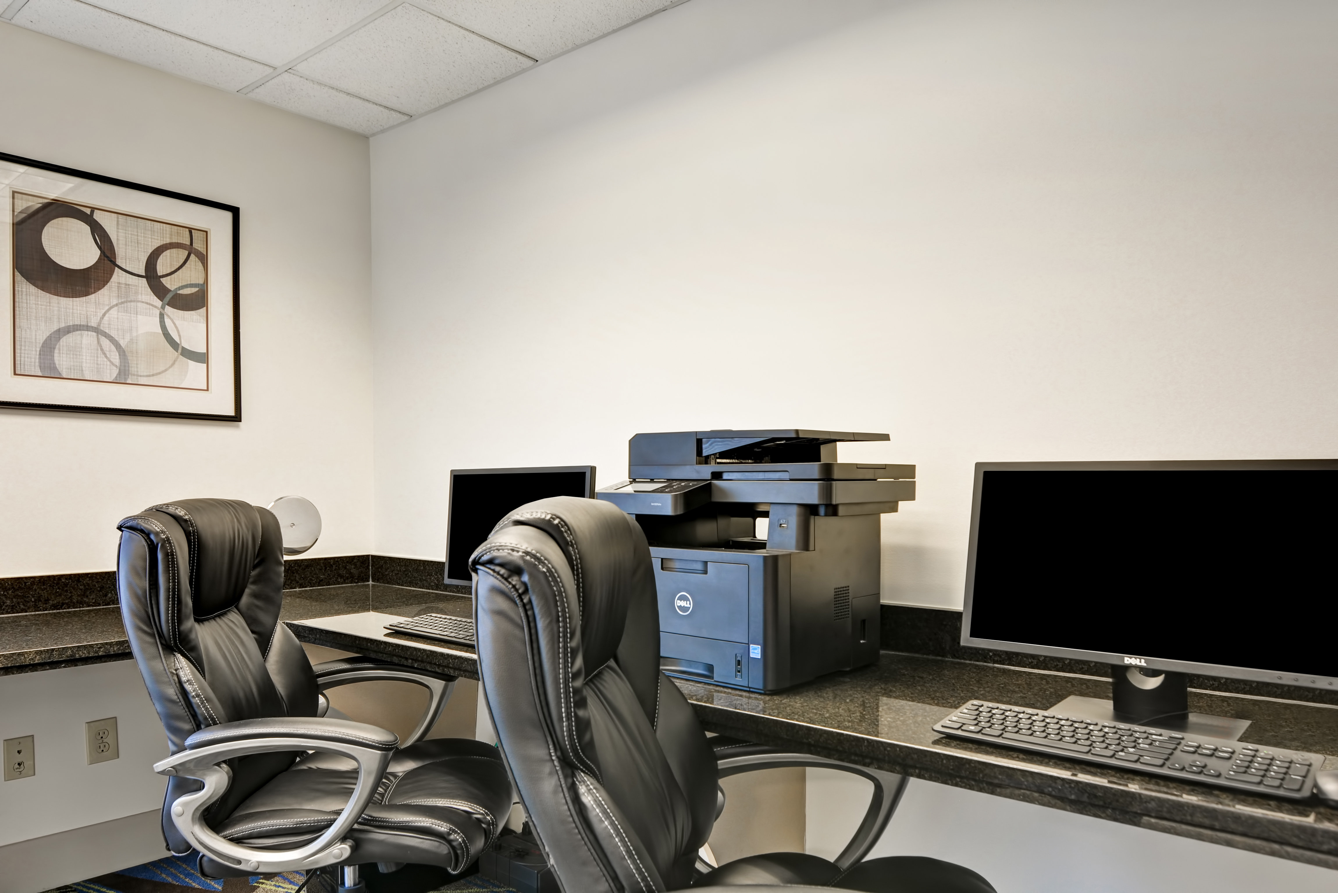 holiday inn express and suites new berlin by ihg