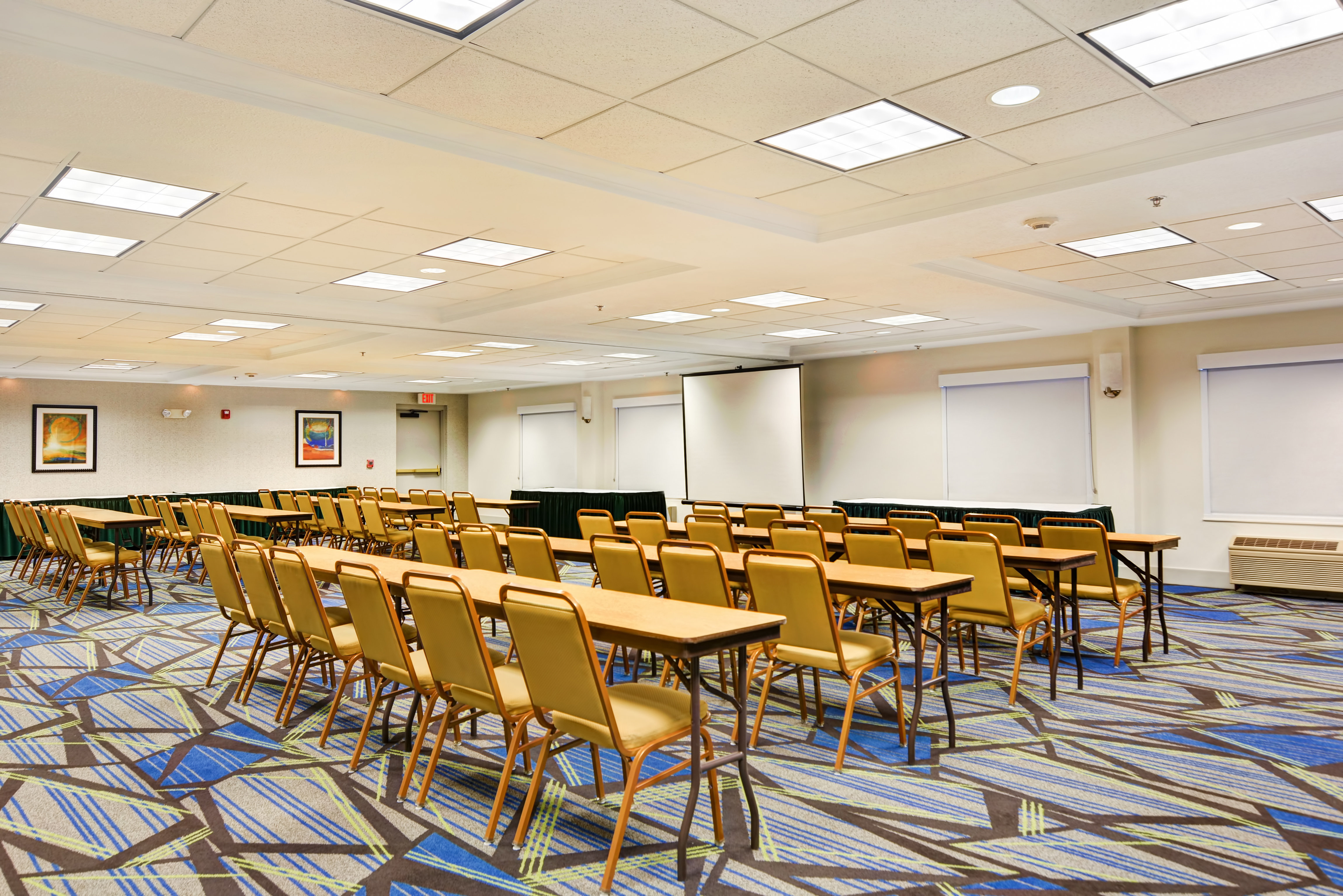 holiday inn express and suites new berlin by ihg