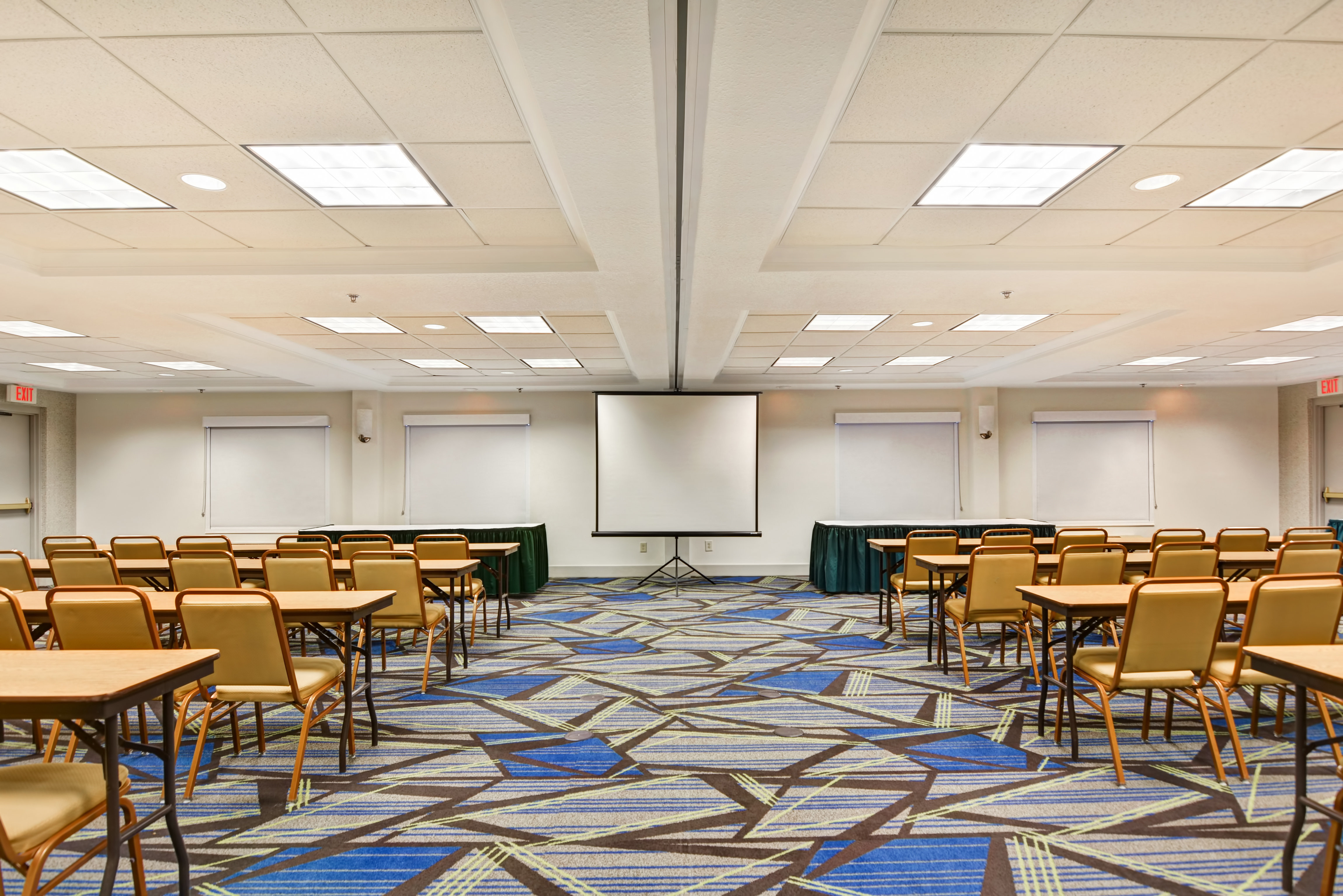 holiday inn express and suites new berlin by ihg