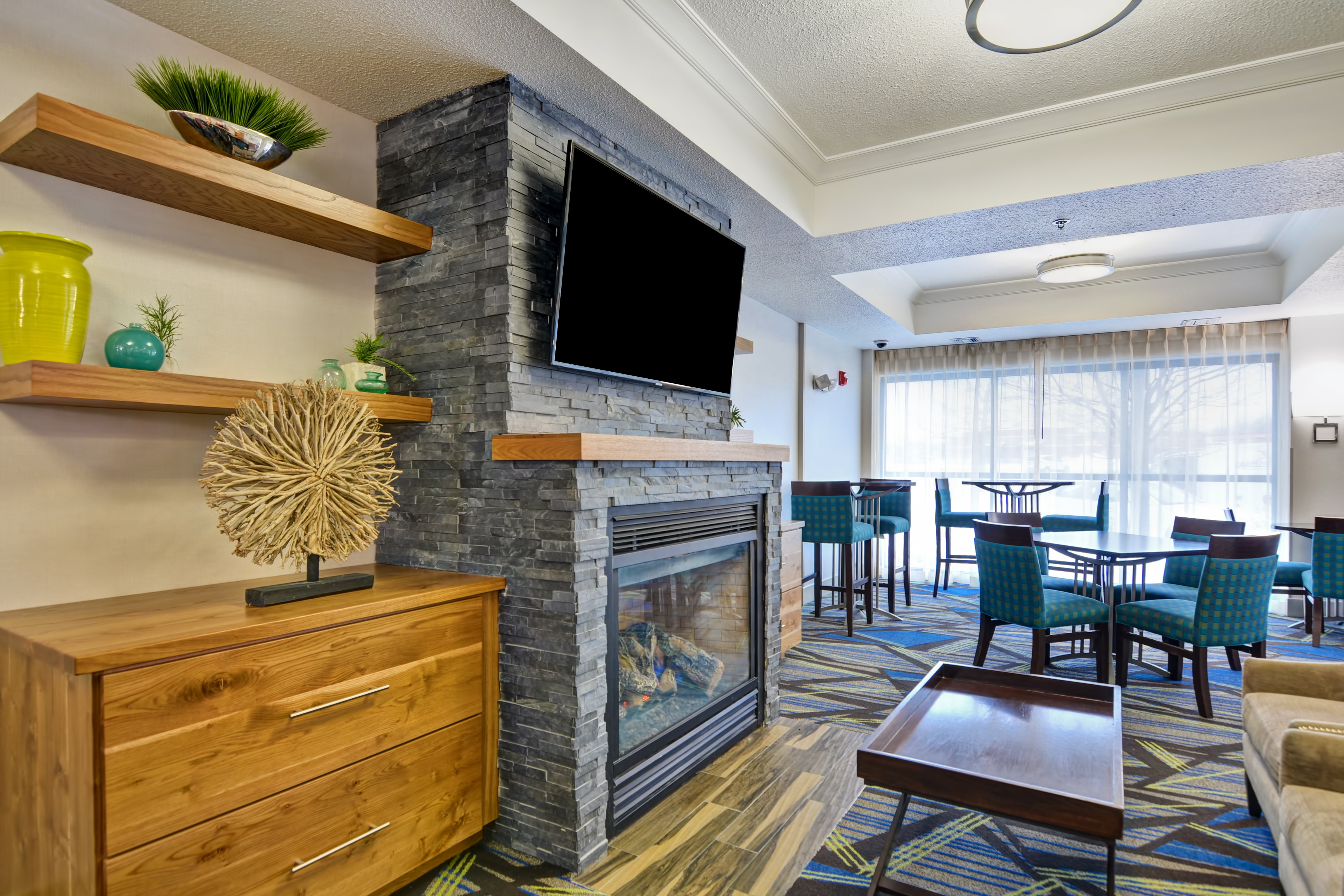 holiday inn express and suites new berlin by ihg