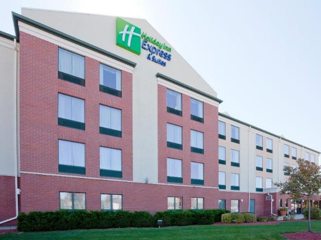 holiday inn express and suites new berlin by ihg
