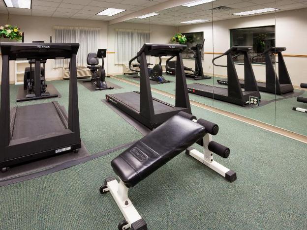 holiday inn express and suites new berlin by ihg