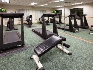 holiday inn express and suites new berlin by ihg