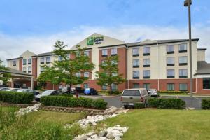 holiday inn express and suites new berlin by ihg