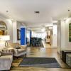 holiday inn express and suites new berlin by ihg