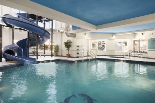 Travelodge By Wyndham Strathmore,Dalemead>>Calgary,2 star