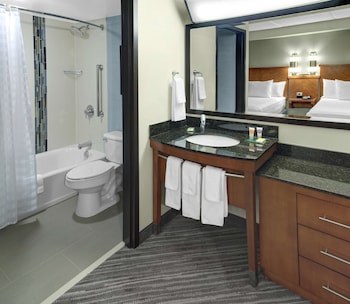 hyatt place louisville east