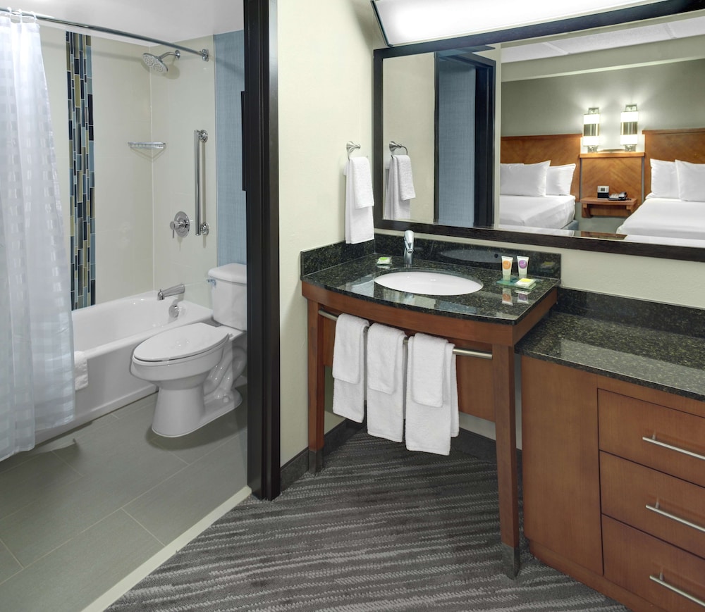 hyatt place louisville east