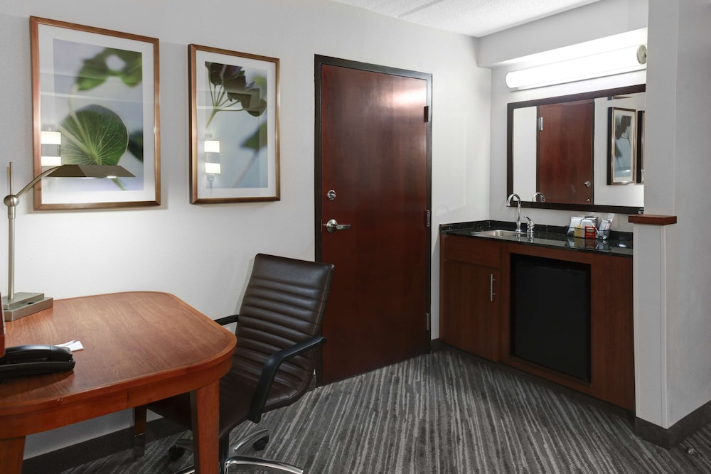 hyatt place louisville east