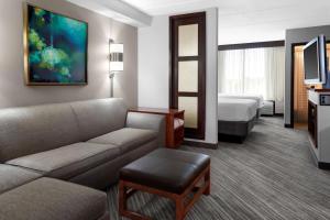 hyatt place louisville east