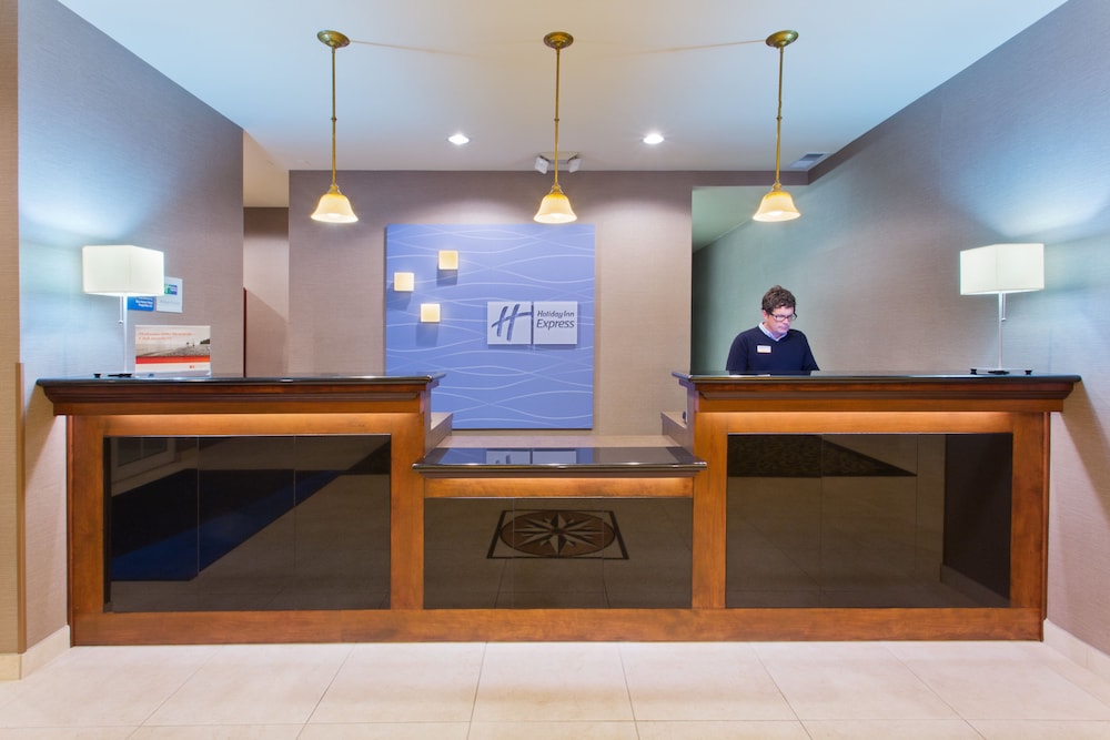holiday inn express and suites astoria by ihg