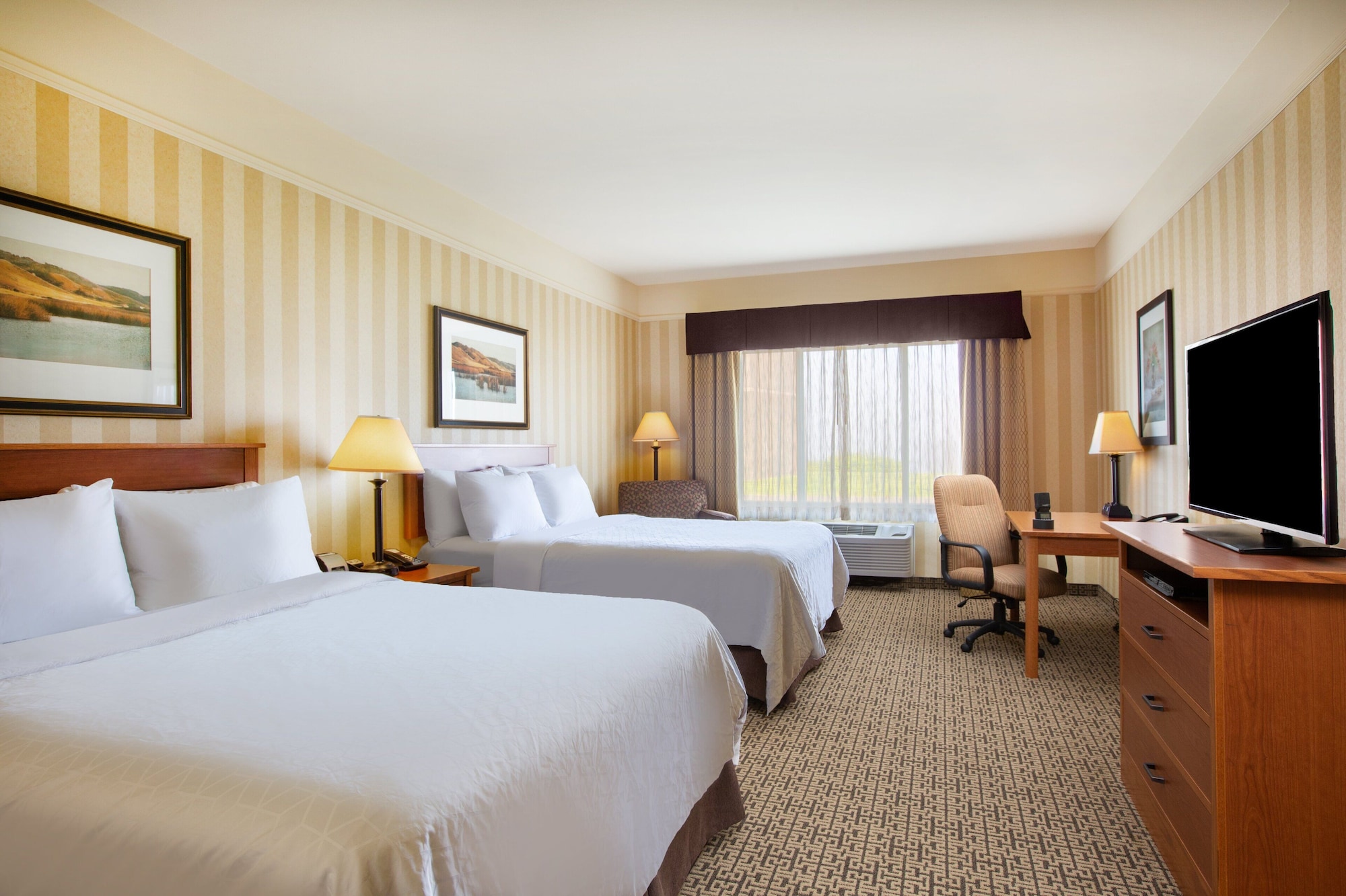 holiday inn express and suites astoria by ihg