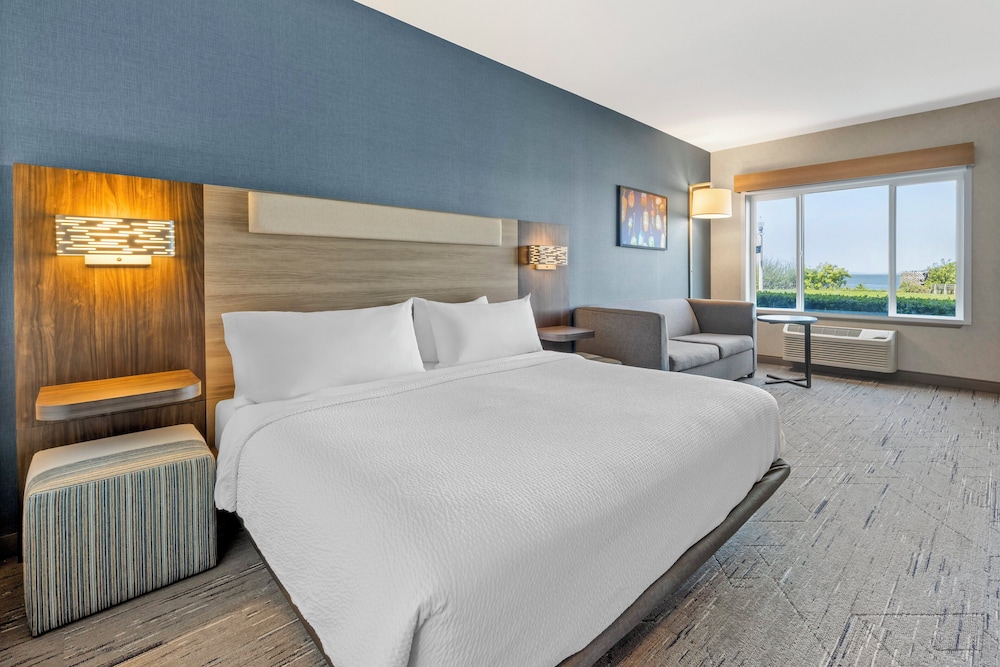holiday inn express and suites astoria by ihg