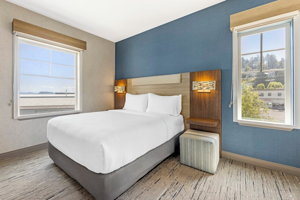 holiday inn express and suites astoria by ihg