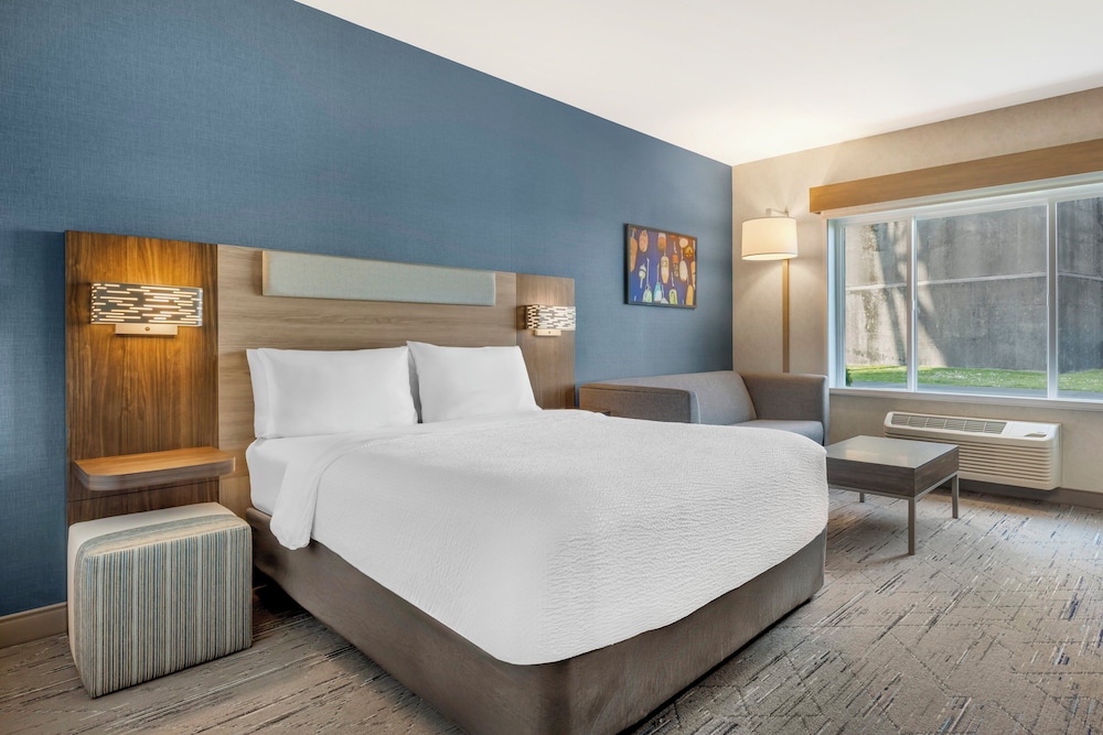 holiday inn express and suites astoria by ihg