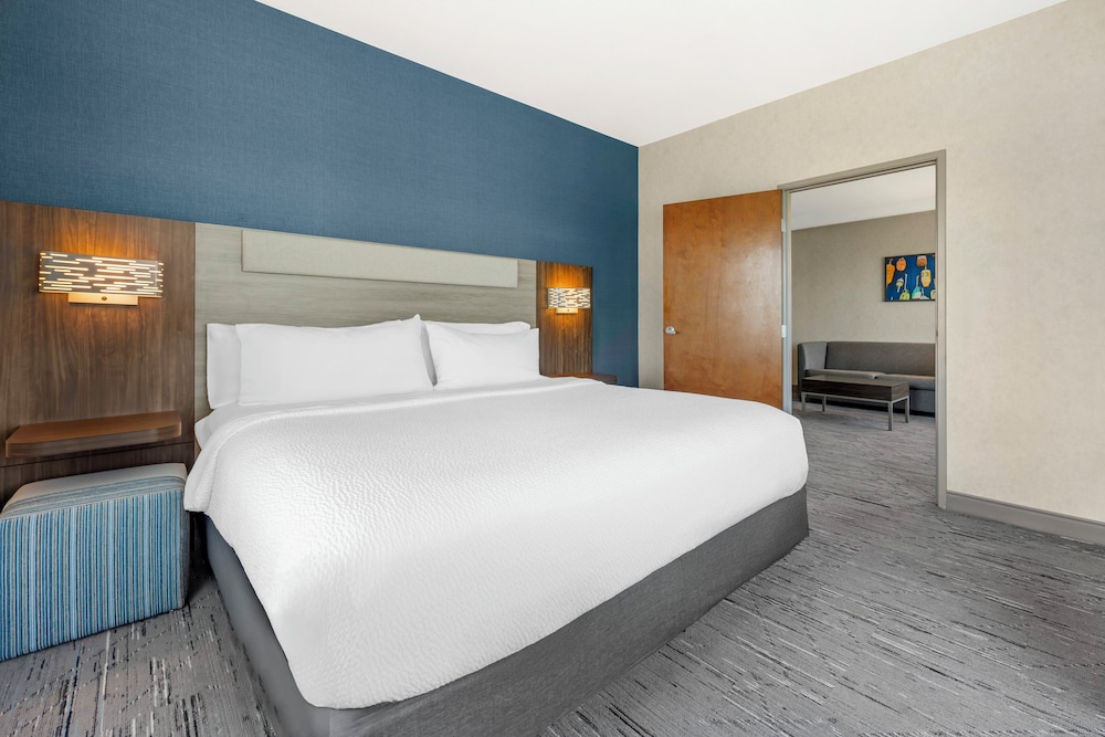 holiday inn express and suites astoria by ihg