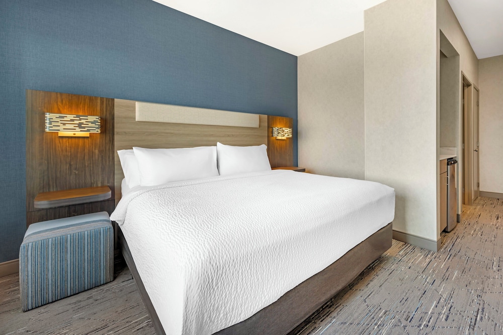 holiday inn express and suites astoria by ihg