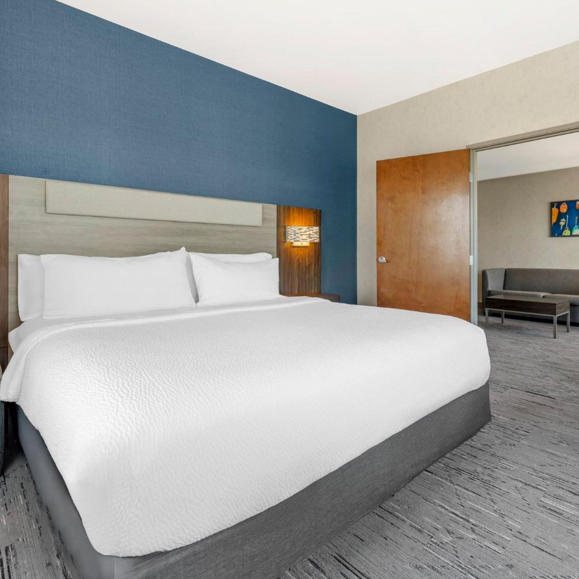holiday inn express and suites astoria by ihg